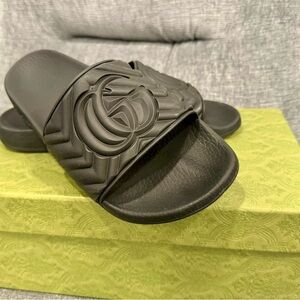 Authentic Black Matelesse Men’s Gucci Slides